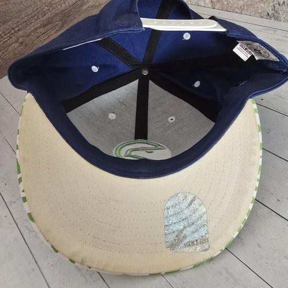 47' Brand Atlanta Hawks Blue Neon Green Snapback Adjustable Hat - Picture 6 of 8